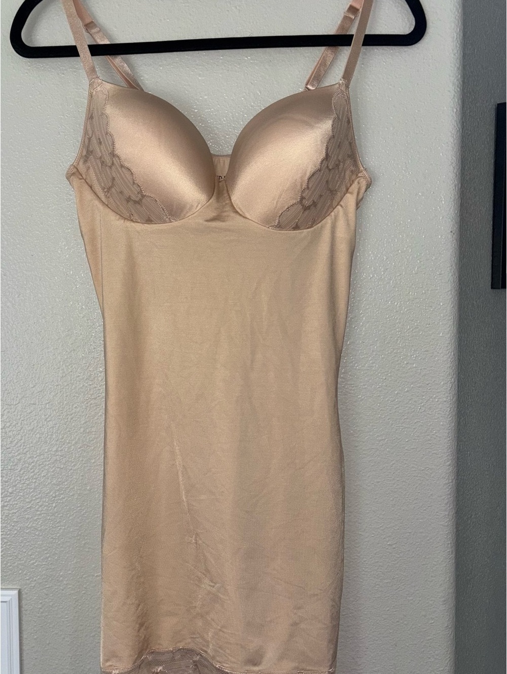 Red Hot by Spanx Luxe & Lean Lace Full Slip Shapewear Nude Large L